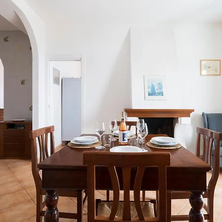 Seaview House *